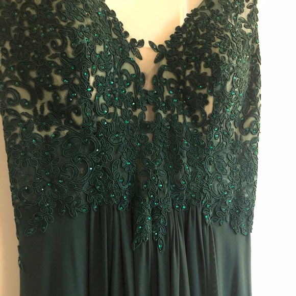 Faviana Dress - Picture 3 of 10